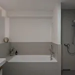 Modernes Voll Moebliertes Am Mit Garten, Nahe Ber *