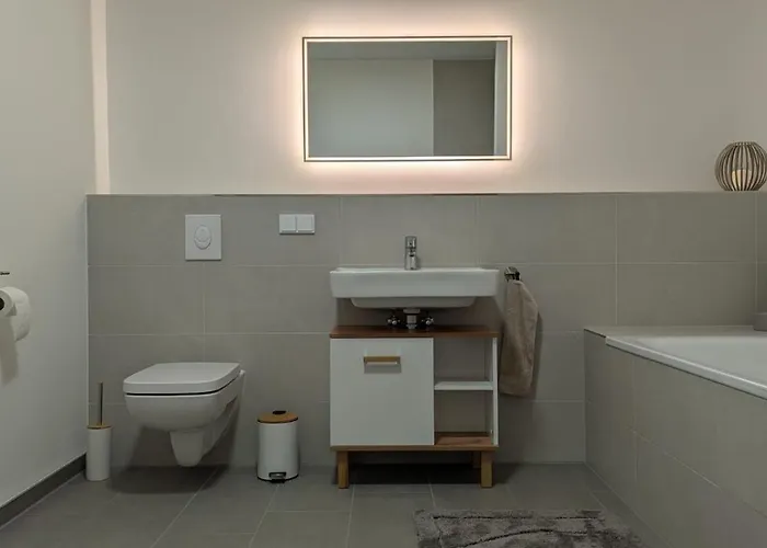 Modernes Voll Moebliertes Am Mit Garten, Nahe Ber * Bestensee